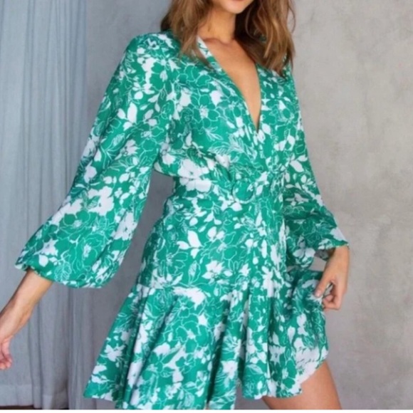Alexis Dresses & Skirts - Alexis Emerald Floral Dress Size M